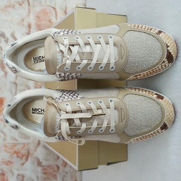New Michael Kors Lindy Mixed-Media Trainer - Picture 7 of 10